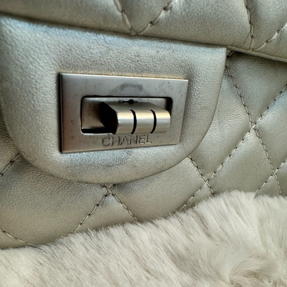 Chanel 2.55 Reissue 226 Silver Flap Bag - Picture 5 of 15